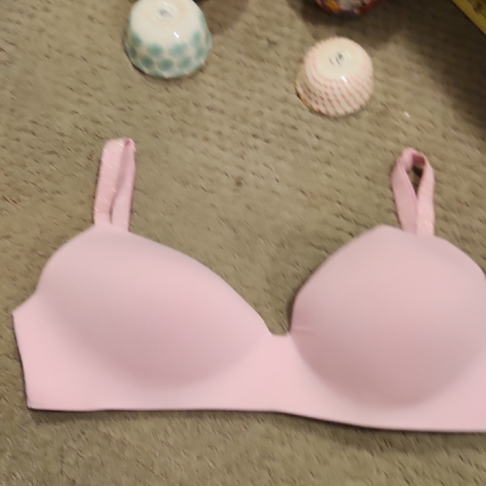 Victoria's SECRET TSHIRT Lightly Lined Bra 36DDD Wireless bra